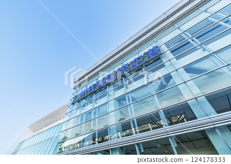 佐賀縣佐賀市的九州佐賀國際機場（佐賀機場）的晴朗天空 124178333