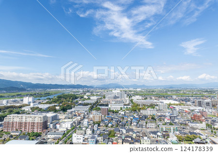 福岡縣久留米市：陽光明媚的久留米市街道 124178339