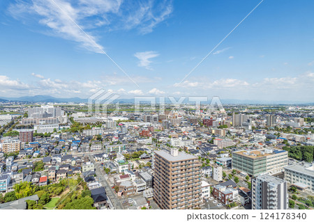 福岡縣久留米市：陽光明媚的久留米市街道 124178340