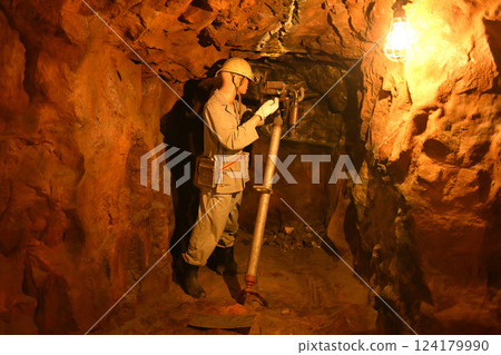 豐橋市地下資源館：採礦人偶 124179990