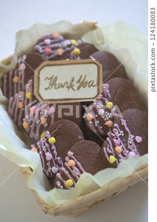 Chocolate cookie 124180083