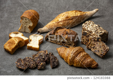 Various bread bread set Various bread bread set 124181088