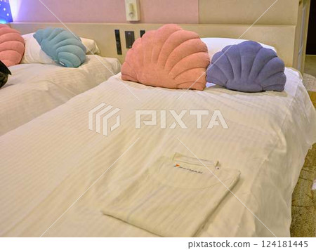 商務酒店床 124181445