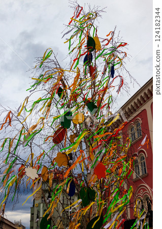 Easter Tree at the Old Town Square in Prague, Czech Republic 124182344