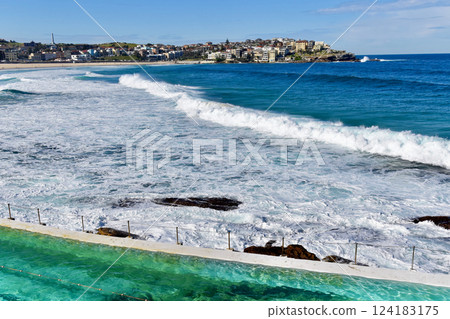 Bondi Beach 124183175
