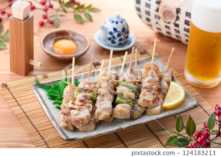 Freshly grilled yakitori (momo, negima) Freshly grilled yakitori (momo, negima) 124183213
