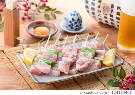 Yakitori before grilling (Thigh and Negima) Yakitori before grilling (Thigh and Negima) 124183408