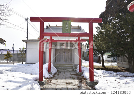 Photographing the grounds of Tanigoinari Shrine and Kawataku Shrine in Hokuto City, Hokkaido in early spring Photographing the grounds of Tanigoinari Shrine and Kawataku Shrine in Hokuto City, Hokkaido in early spring 124183993