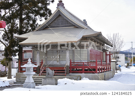 初春時節拍攝北海道北杜市的穀後稻荷神社和川楝神社境內 初春時節拍攝北海道北杜市的穀後稻荷神社和川楝神社境內 124184025