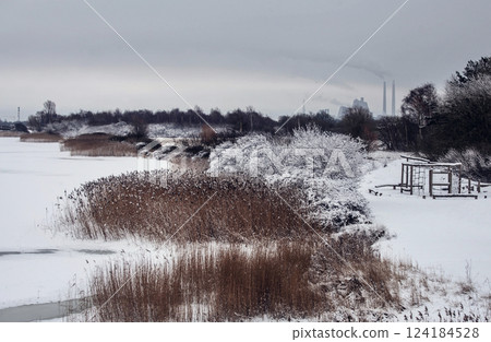 Snowy day in Brondby 124184528