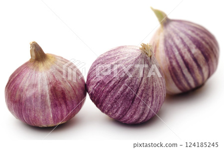 Solo or single clove garlic 124185245