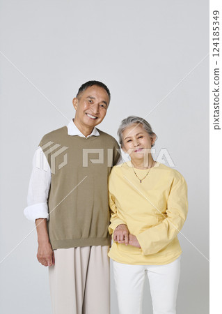 Portrait of a senior couple smiling happily 124185349