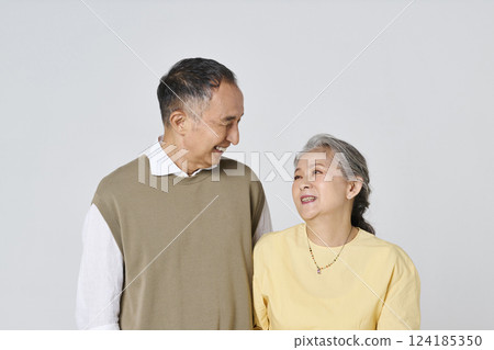 Portrait of a senior couple smiling happily 124185350