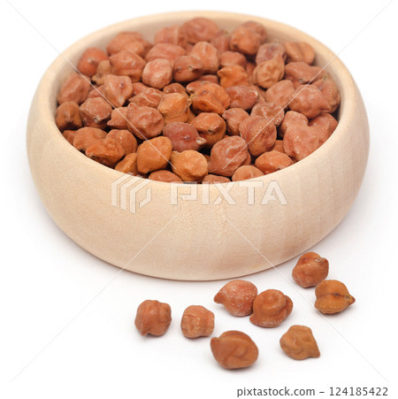 Raw Chickpea 124185422