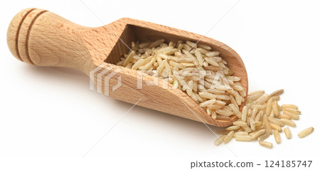 Uncooked brown rice 124185747