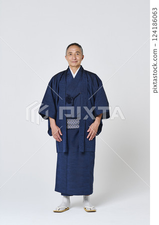 Portrait of a senior man in a navy blue kimono 124186063