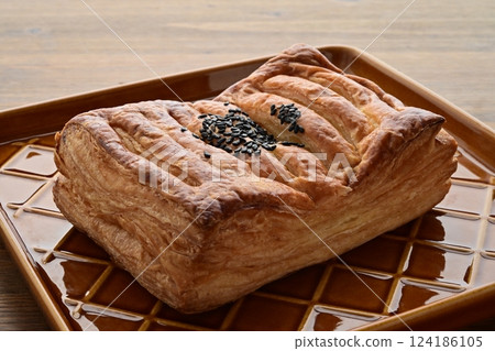 Baked sweet potato pie with naruto and kintoki sweet potato filling 124186105