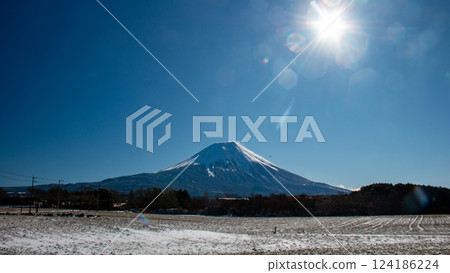 Spectacular view of Mt. Fuji in winter from Asagiri Plateau, Fujinomiya City, Shizuoka Prefecture, Japan 124186224