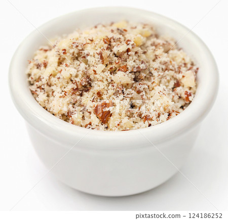 Crushed with peeled almond 124186252