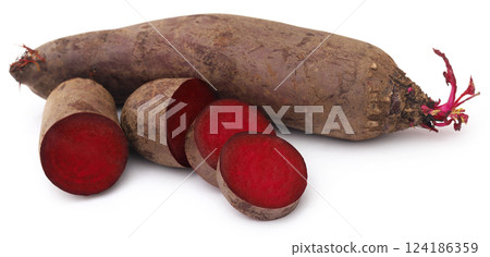 Beetroot organic 124186359