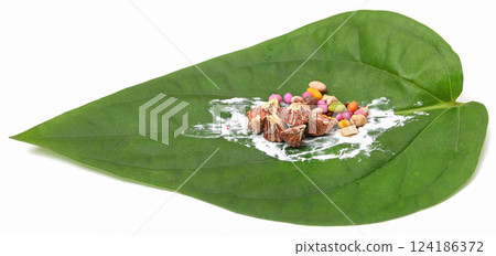 Betel leaf and its spices Betel leaf and its spices 124186372