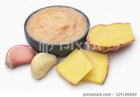 Ginger and garlic with paste Ginger and garlic with paste 124186660