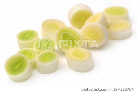 Fresh leek stem chopped 124186704