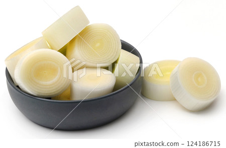 Fresh leek stems and leaves 124186715