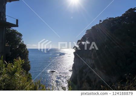Coastal erosion on Enoshima Island [Two Mountains] (Fujisawa City, Kanagawa Prefecture) 124188879