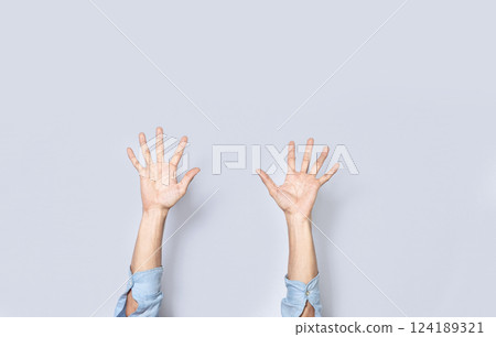 Man hands counting five, fingers counting five, hand fingers counting five on isolated background, countdown 124189321