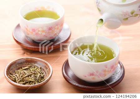 倒綠茶 124194206