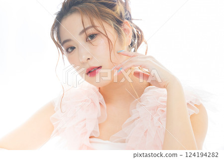 Beauty image of young women Beauty image of young women 124194282