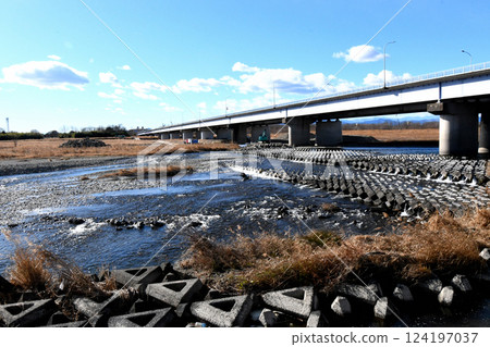 荒川大橋的冬日風景 荒川大橋的冬日風景 124197037