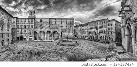 Panoramic view of Piazza IV Novembre, Perugia, Italy 124197484