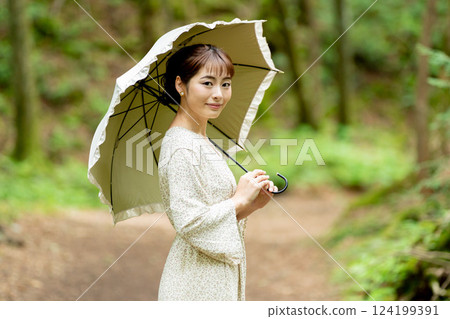 Beautiful Japanese women 124199391