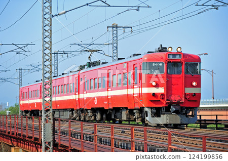 Hakodate Main Line Toyohoro-Ebetsu JR Hokkaido 711 series S-106 formation (Sapporo) Hakodate Main Line Toyohoro-Ebetsu JR Hokkaido 711 series S-106 formation (Sapporo) 124199856