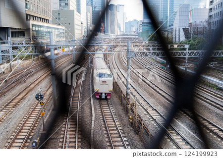 [Tokaido Main Line] Sunrise Seto and Izumo being sent to the train depot 124199923