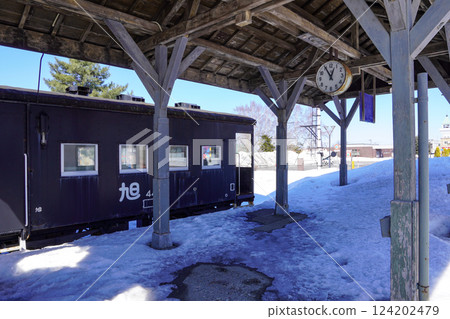 At the trail of Nakamibetsu station, the overpass and storage vehicle. At the trail of Nakamibetsu station, the overpass and storage vehicle. 124202479