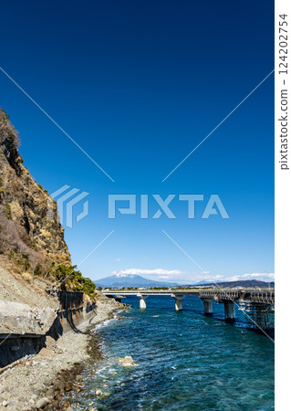 靜岡縣靜岡市奧佗海岸與富士山之間的跨海大橋 124202754