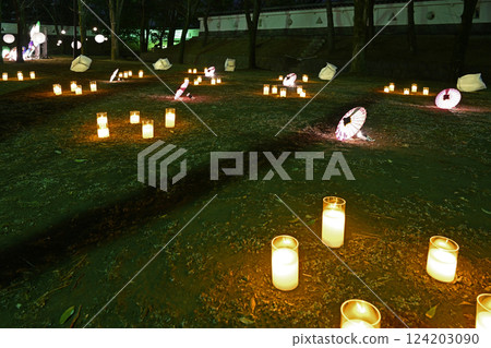 Candlelight and Japanese umbrella 124203090