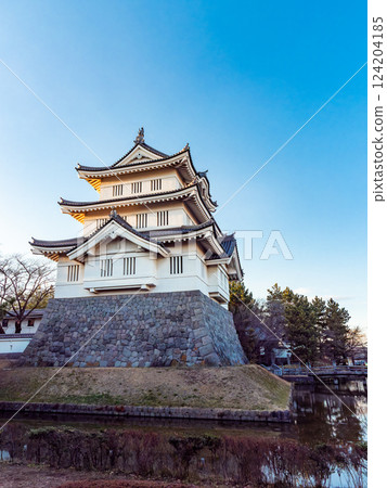 Winter evening view of the ruins of Nobono Castle, an impregnable castle that cannot be taken. The castle tower and moat 124204185