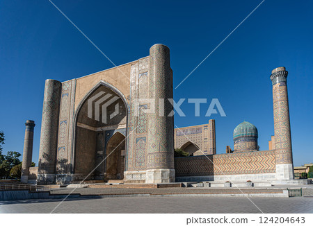 Bibi Khanum Mosque. Samarkand, Uzbekistan. Bright sky, sunny day. No people. 124204643