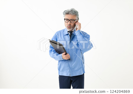 工作服,智慧型手機,男人 工作服,智慧型手機,男人 124204869