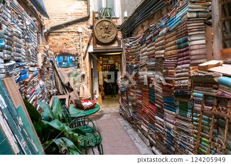 Libreria Acqua Alta, in Venice 124205949