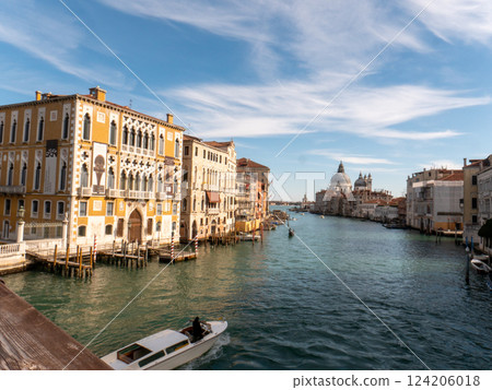 Canal Grande daily view in Venice 124206018