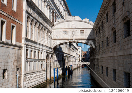 The Ponte dei Sospiri, Bridge of Sighs, an iconic Venetian landmark 124206049