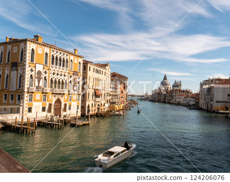 Canal Grande daily view in Venice Canal Grande daily view in Venice 124206076
