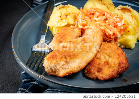 Breaded chicken breast fillet 124206551