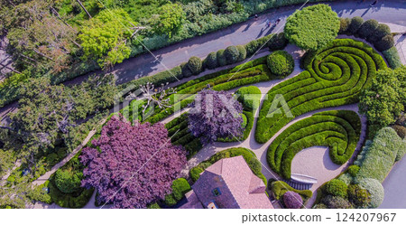 Etretat gardens (part of) with amazig topiary bushes Etretat gardens (part of) with amazig topiary bushes 124207967