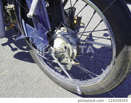 輪胎更換摩托車 輪胎更換摩托車 124209345